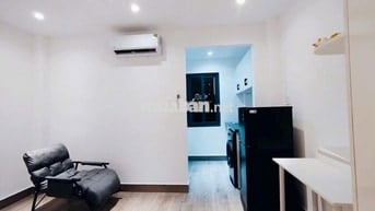 Căn Hộ ban công Full nội thất ngay Cống Quỳnh Bùi Viện  mới Q1