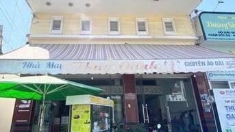 Cho Thuê Nhà Trệt 2 Lầu Mặt Tiền 7,5M Trần Hoàng Na (cũ) Đông Đúc