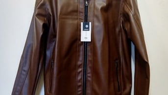 Bán áo da nam , màu nâu, còn khá mới