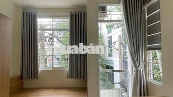 Share phòng trong nhà nguyên căn, trung tâm Phú Nhuận