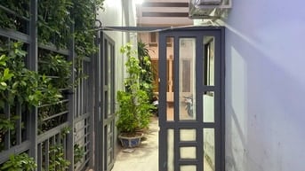Nhà nhỏ cho thuê đường Tô Hiến Thành, Quận 10, Hẻm xe hơi