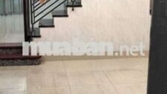 Cho thuê nhà 1 trệt 3 lầu pk pb 4pn 3wc sân thượng trước sau