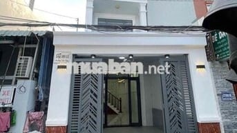 NHÀ ĐẸP 4 PHÒNG 2  MÁY LẠNH HẺM BỜ HỒ HUỲNH CƯƠNG