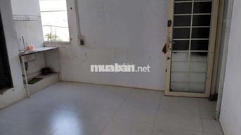 Phòng máy lạnh,giờ tự do,hẽm xe tải,tolet trong phòng,chỉ có 2 p