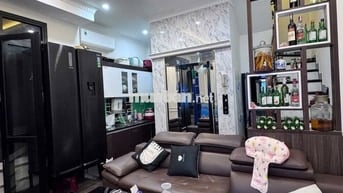 💥💥CHỦ CẦN BÁN GẤP HẠ CHÀO 300tr PHỐ NGỌC LÂM TRUNG TÂM LONG BIÊN