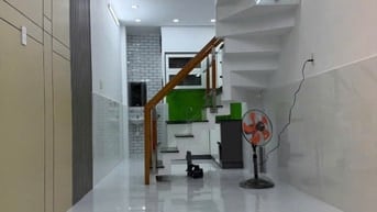 Nhà dt20m2 đúc 1 lầu 2pn 2wc hẻm đường Hoà Bình, Q.Tân Phú