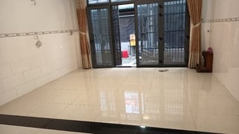 Cho thuê nhà nguyên căn đường Tỉnh lộ 10 Bình Tân giáp Q6 và Tên Lửa 