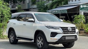 Toyota Fortuner 2022 AT trắng camay