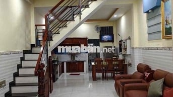 Nhà 1 trệt 2 lầu đẹp 4x16m Shr 1/20m đg lớn ngay trường Nguyễn Hữu Câu