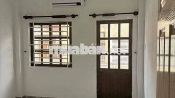 Cho thuê phòng ban công rộng rãi hẻm lớn Huỳnh Văn Bánh, Trường Sa