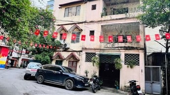 Bán nhà Liễu Giai 70m2, khu phân lô, ô tô ra vào, cần bán gấp