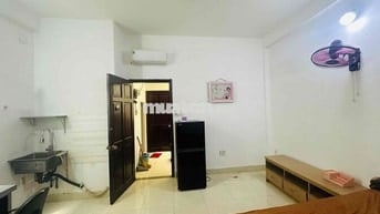 lầu1,tối đa 2 nữ,an ninh.phong rong.full nội thất. hẻm 886 xvnt f25