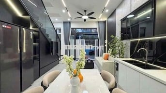 NHÀ 2.5 TẦNG  HIỆN ĐẠI ĐẸP FULL NỘI THẤT TÂY THUÊ