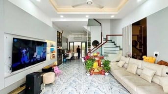 Bán nhà hẻm 1/ Đông Hồ, Tân Bình. Hẻm xe hơi. Gần Chợ Tân Bình