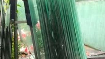 Thu mua xác nhà giá cao: Kính cường lực, điều hoà, cửa ra vào; Phá dỡ