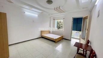 STUDIO 40M2 ĐẦY ĐỦ NỘI THẤT CÓ BAN CÔNG LỚN + TÁCH BẾP