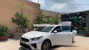 Kia Cerato 2019 2.0 AT Premium - 50000 km