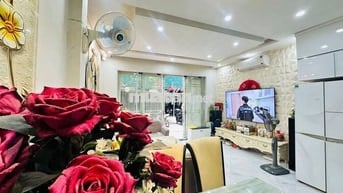 GIÁ 13 TỶ! NHÀ LÊ DUẨN - ĐỐNG ĐA: 45M², 5 TẦNG - 100M RA HỒ 3 MẪU!