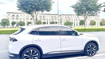 CHÍNH CHỦ cần bán VF8 Plus Trắng nội thất đen