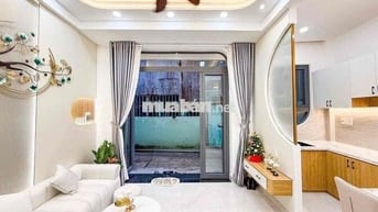 Bán Nhà Cách Mạng Tháng Tám Q3, 40m2(5x8) 5 Tầng 4PN 5WC, HXH, Giá Mềm