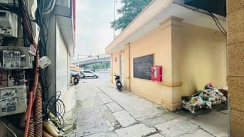 Hoàng Quốc Việt – Cầu Giấy – Ô Tô – 71 M2 – 4 T – MT 10 M – Giấ 22.3 T