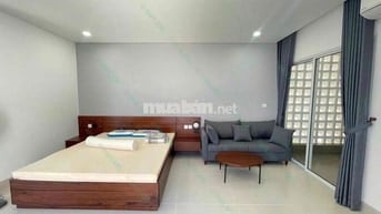 STUDIO RỘNG 45M2 CÓ BAN CÔNG VIEW PHỐ ĐI BỘ RA ĐÔNG Á HOÀ CƯỜNG