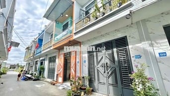 Nhà Ngộp Ngay KCn Cầu Tràm 2PN 2Wc SHR 1Ty790