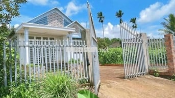 đất sổ hồng nhà ở đầy đủ dọn vô là ở