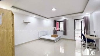 STUDIO 50m2 BAN CÔNG LỚN ĐẦY ĐỦ NỘI THẤT CAO CẤP NGAY TRUNG TÂM QUẬN 7