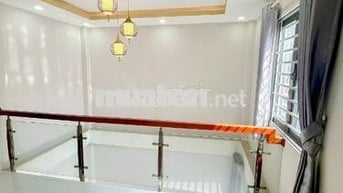 cho thuê phòng có ban công riêng