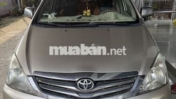 Toyota Innova 2011 G - 200000 km