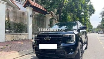 Everest Sport Đen 2023