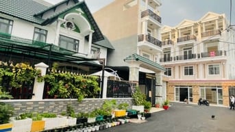 Chỉ 2tỷ2 sỡ hữu ngay 1 căn nhà phố mặt tiền QL13 liền kề Vạn Phúc City