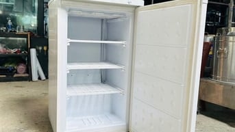 Em cần thanh lý lại Tủ đông đứng Hoà Phát HUF 300SR1 giá chỉ 2trx. 