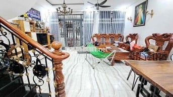 TRUNG TÂM QUẬN 10 NGAY VĨNH VIỄN - 6,1 X 10 TẶNG NỘI THẤT GỖ XỊN .