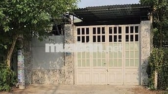 CẦN BÁN GẤP NHÀ ĐẤT MT CÓ NHÀ CẤP 4 NỀN BÊ TÔNG KIÊN CỐ