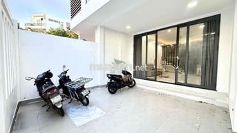 CHO THUÊ NHÀ CÓ 5 PHÒNG CĂN HỘ CÓNTHANGS MÁY FULL NỘI THẤT GẦN BIỂN