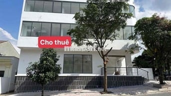 Cho thuê mặt bằng lô góc 2 mặt tiền gần ngay trung tâm vòng xoay HT 3