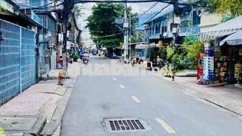 PHONG PHÚ, QUẬN 8 – NHÀ 3 TẦNG ĐẸP GIÁP QUẬN 5 – NHỈNH  3 TỶ  - Ở NGAY