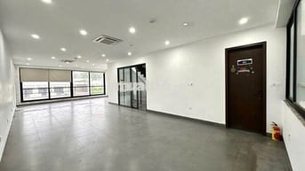 Trần Nhân Tông sàn 100m2, 25tr, mặt tiền rộng, đường 3 ô tô tránh nhau