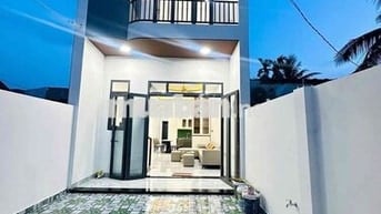 BÁN GẤP NHÀ TÂN UYÊN, SÁT CHỢ TÂN HIỆP 1ty7 CÓ NỘI THẤT