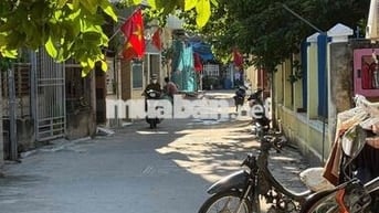 nhà biển kiệt ô tô cần bán nhanh