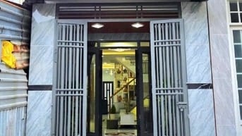 BÁN NHÀ TO 1 LẦU - MỚI HOÀN THIỆN - HẼM THOÁNG