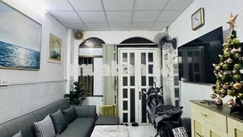 Chính chủ Nhà phố hẻm Quận 1, 24m2, 3 phòng ngủ, đường Nguyễn Văn Cừ