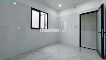 Căn Hộ Cửa Sổ Ngay Đại Học Giao Thông Vận Tải