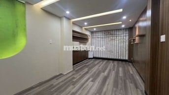 Bán nhà mặt tiền Nguyễn Trọng Tuyển, nhà đẹp tốt giá.