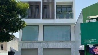 Cho Thuê Toà Nhà Văn Phòng Cao Cấp Vị Trí Đắc Địa Mặt Tiền Đường Lớn