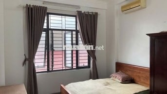 Cho thuê căn nhà 45M2 x 5 tầng có nội thất tại ngõ 29 phố Dịch Vọng