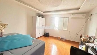 🧧 Nhà cách IUH 300 mét có cửa sổ trời lớn, có ban công thoáng mát