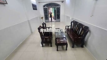 Nhà cho thuê nguyên căn mới sơn sửa .DT 4❌16 +1 lầu 2pn 2wc hẻm ô tô